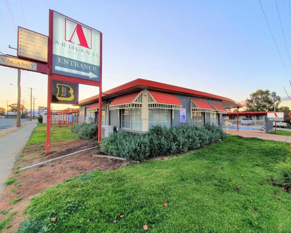 Ardeanal Motel West Wyalong