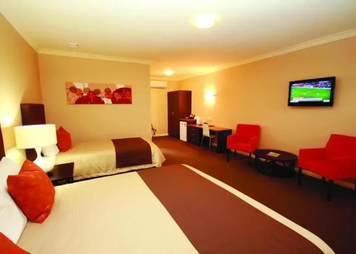 Sundowner Motel Hotel