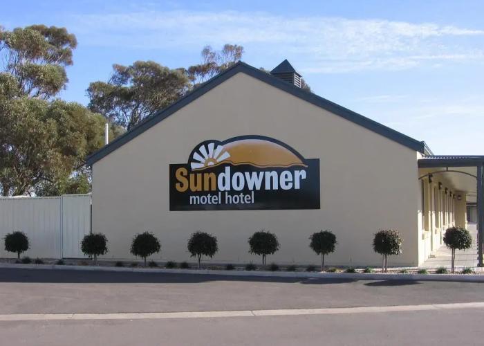 Sundowner Motel Hotel