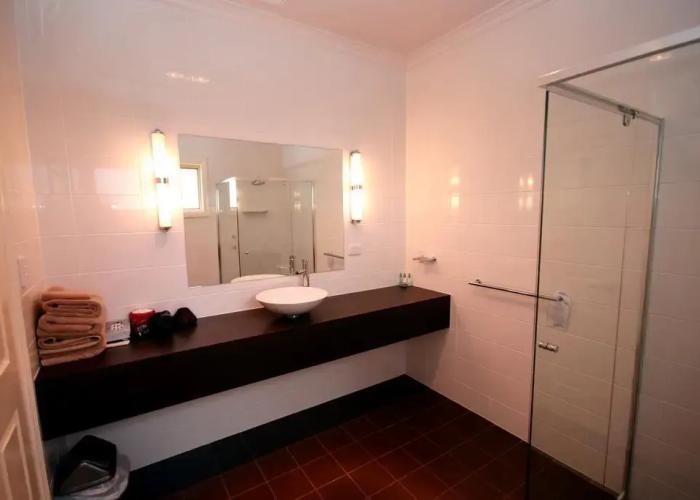 Sundowner Motel Hotel