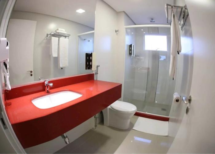 Holiday & Business Hotel - Ao lado do Centro de Eventos e Arena Conda