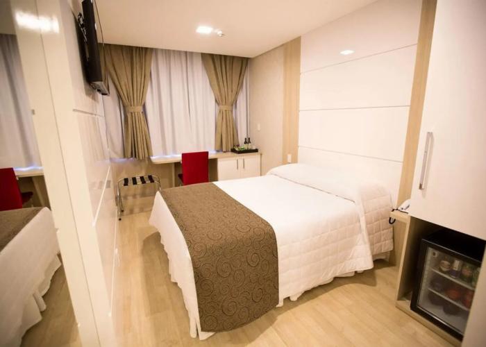 Holiday & Business Hotel - Ao lado do Centro de Eventos e Arena Conda