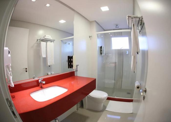 Holiday & Business Hotel - Ao lado do Centro de Eventos e Arena Conda
