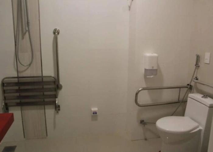 Holiday & Business Hotel - Ao lado do Centro de Eventos e Arena Conda