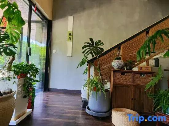 Ruoyin Hostel