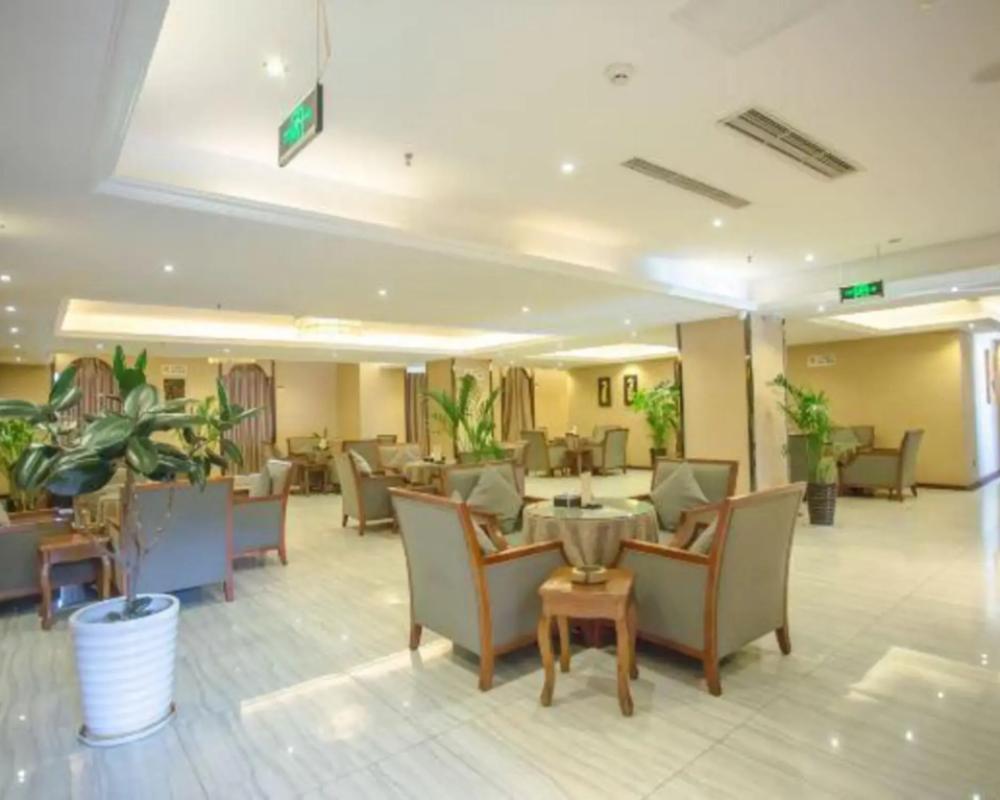 фото Langshen Hotel (Xichang Torch Square Haihe Sky Street)