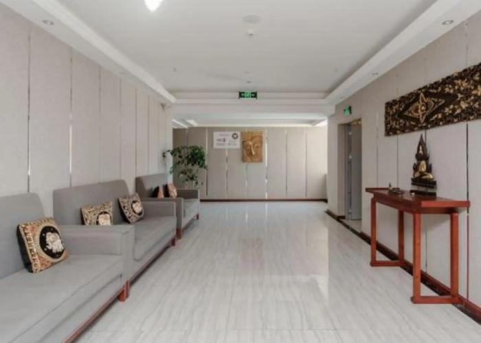 Langshen Hotel (Xichang Torch Square Haihe Sky Street)