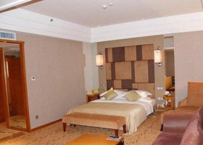 Yinlong Hotel