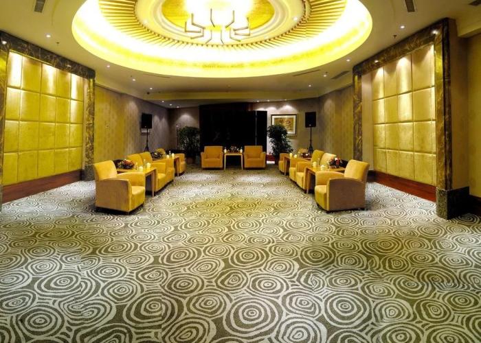 Yinlong Hotel