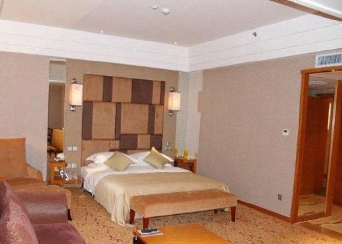 Yinlong Hotel