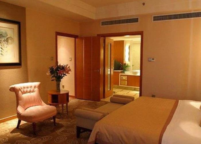 Yinlong Hotel