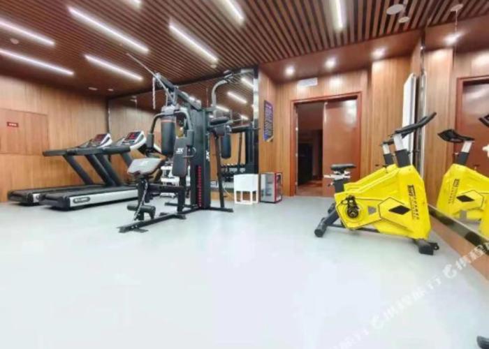 Orange Hotel (Xining Yanhu Lane)