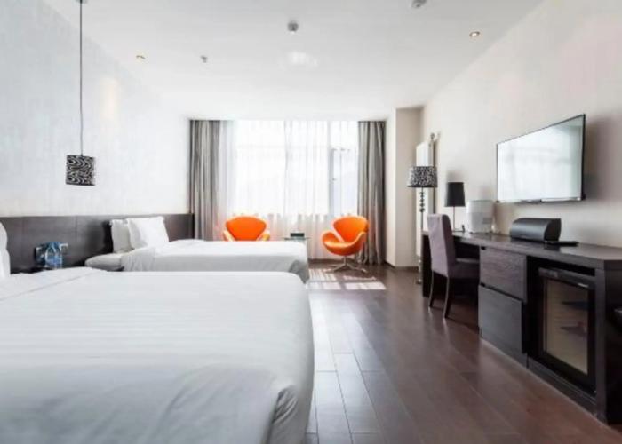Orange Hotel (Xining Yanhu Lane)
