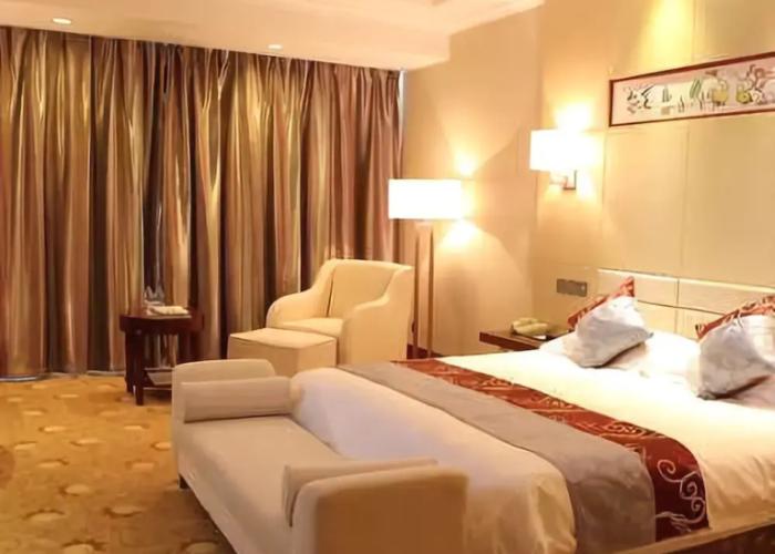Ruifeng International Hotel （Southwest Gate）
