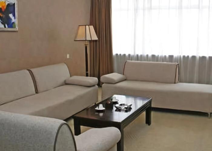 Ruifeng International Hotel （Southwest Gate）