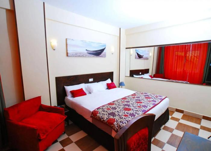 YaahoT Hotel
