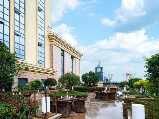 Yibin Nanxi Juyang Hotel