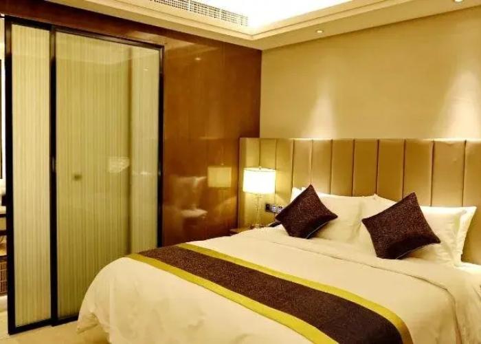 Yibin Celebrity City Hotel