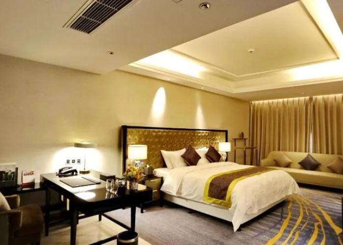 Yibin Celebrity City Hotel