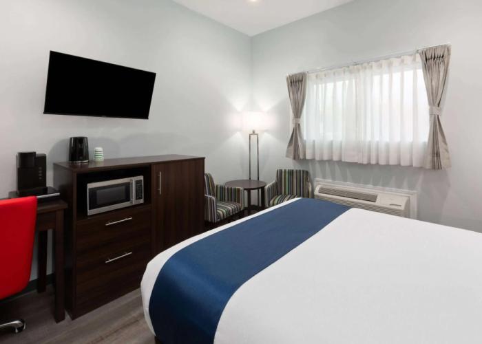 Travelodge by Wyndham Cochrane