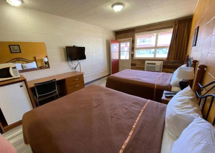 Dauphin Inn Express