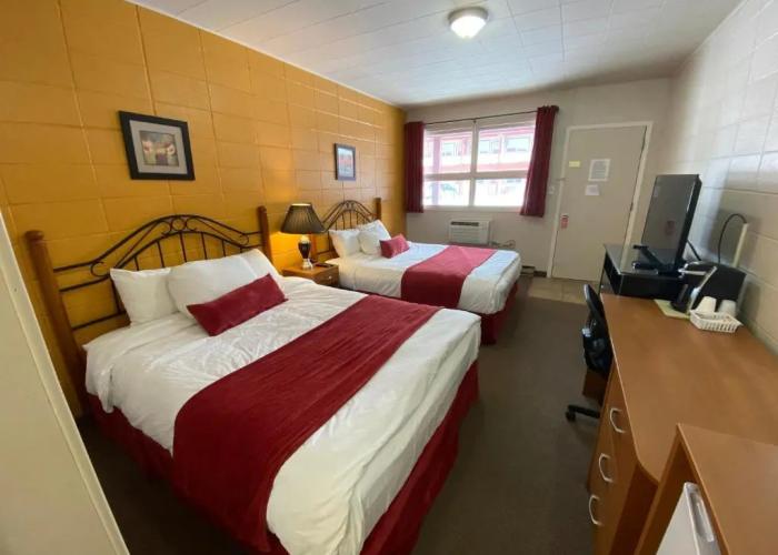 Dauphin Inn Express
