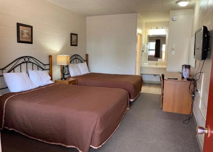 Dauphin Inn Express