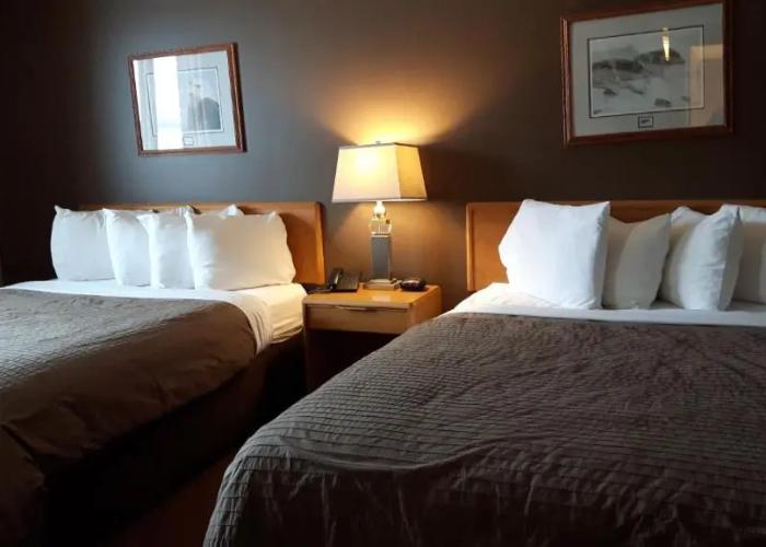 Canway Inn & Suites