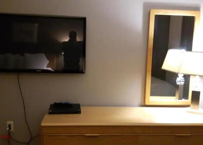 Canway Inn & Suites
