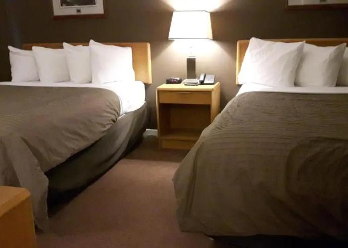 Canway Inn & Suites