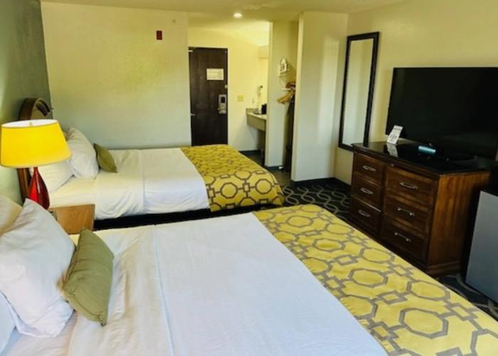 Travelodge by Wyndham Dawson Creek