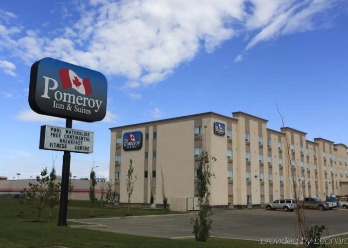 Pomeroy Inn & Suites Hotel Dawson Creek