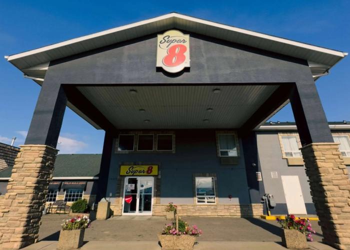 Super 8 by Wyndham Dawson Creek