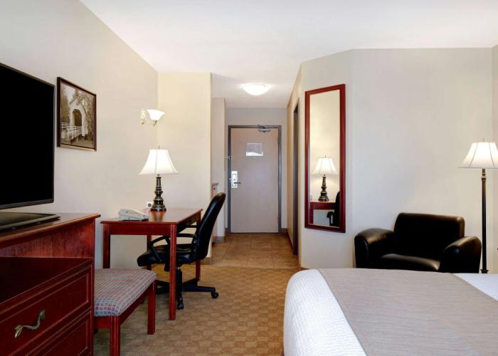 Days Inn by Wyndham Dawson Creek