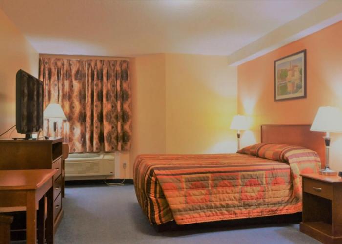 Aurora Park Inn & Suites