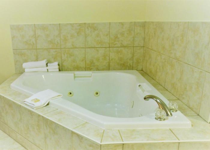 Aurora Park Inn & Suites