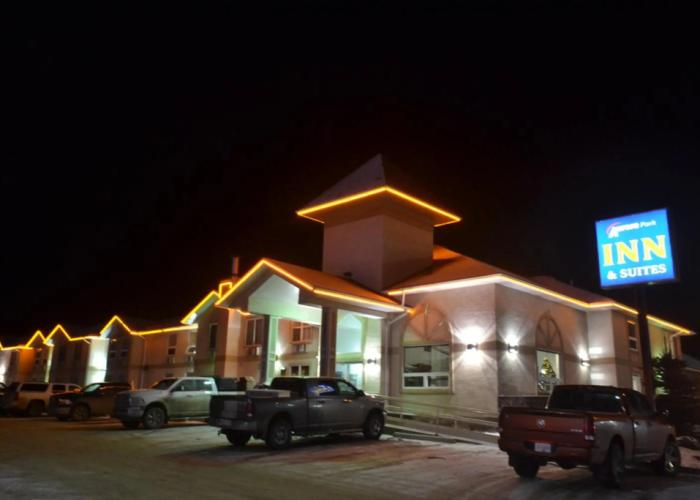 Aurora Park Inn & Suites