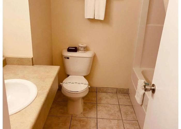Aurora Park Inn & Suites