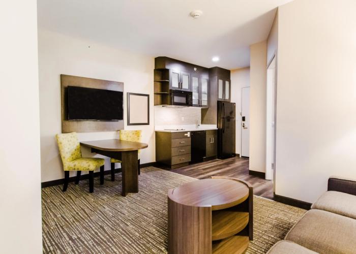 Candlewood Suites West Edmonton - Mall Area by IHG