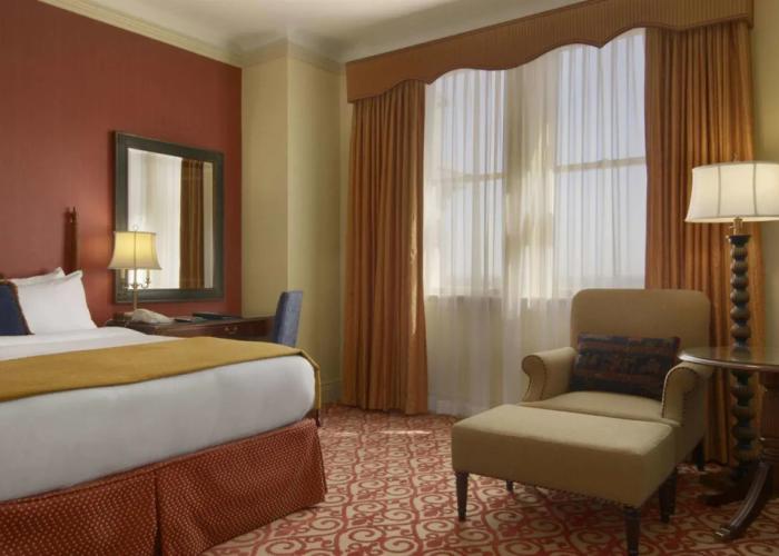 Fairmont Hotel Macdonald