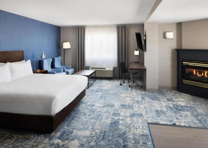 Four Points by Sheraton Edmonton South