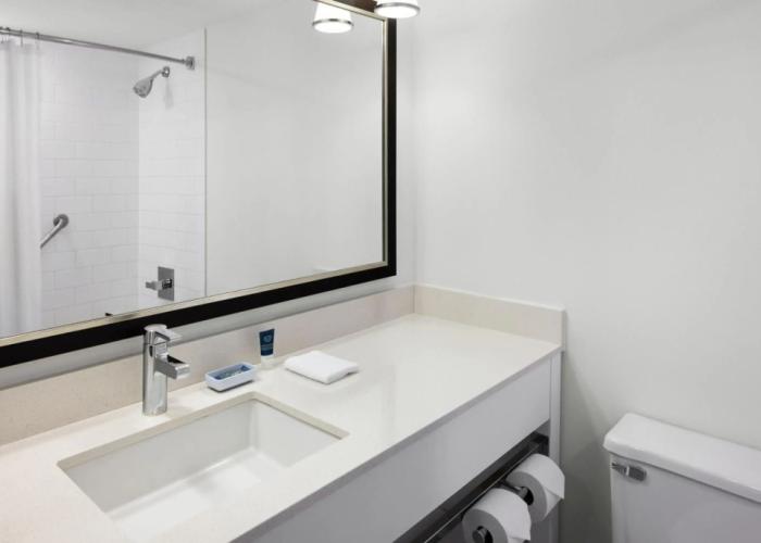 Four Points by Sheraton Edmonton South