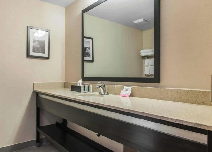 Quality Inn & Suites