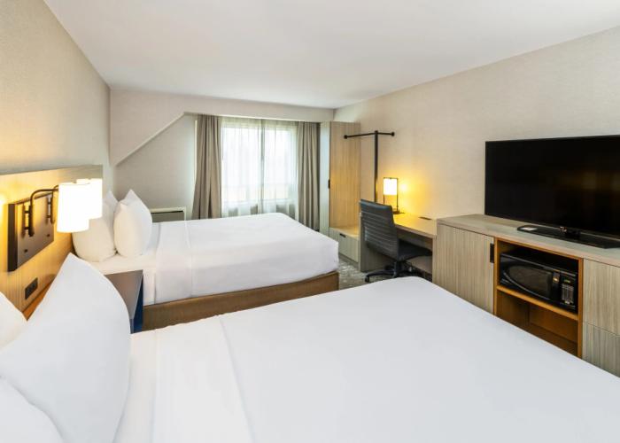 Comfort Inn Highway 401