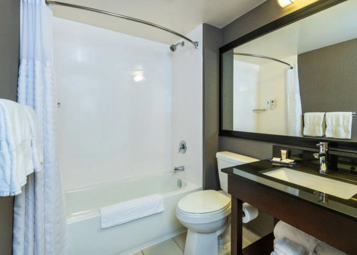 Comfort Inn Highway 401