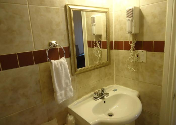 Bayside Inn & Waterfront Suites
