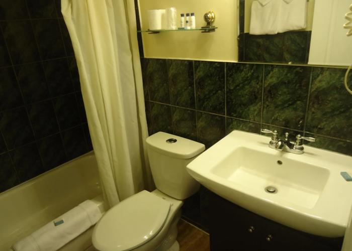 Bayside Inn & Waterfront Suites