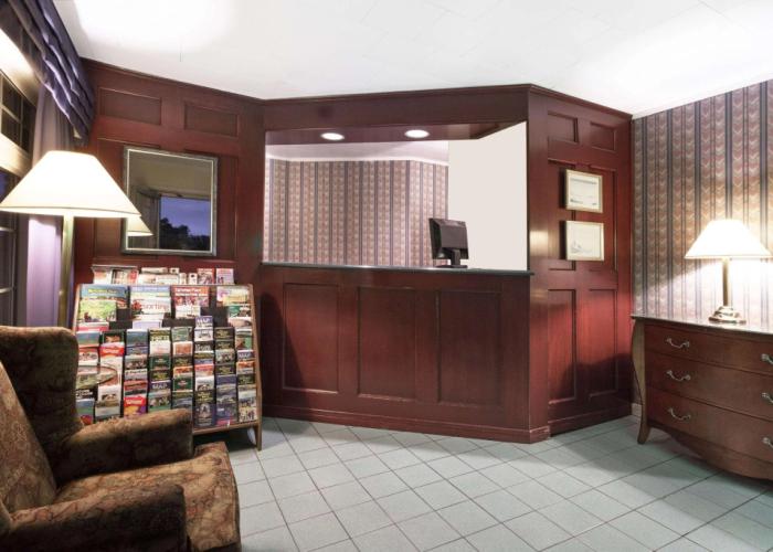 Knights Inn - Kingston ON