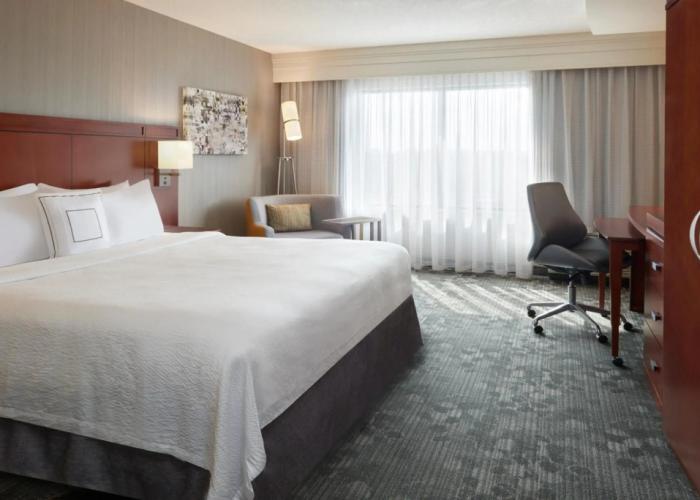 Courtyard by Marriott Kingston Highway 401/Division Street
