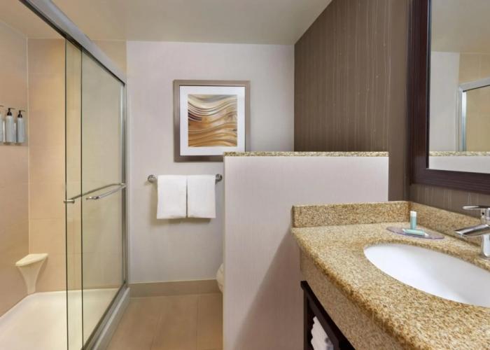Courtyard by Marriott Kingston Highway 401/Division Street